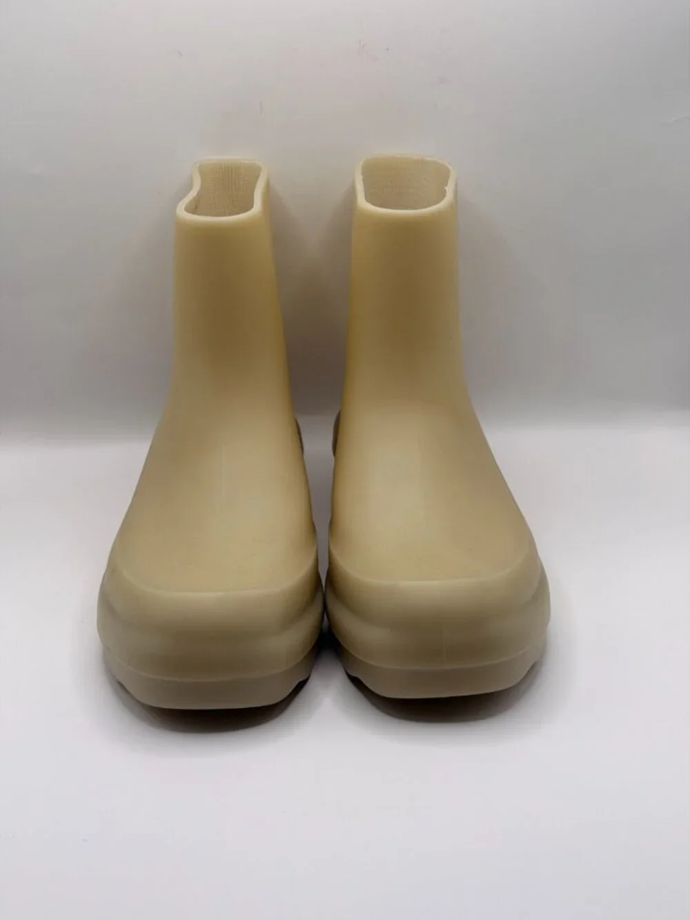 Vince women nia